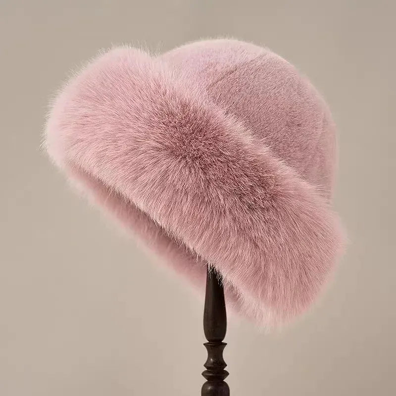 SNUG GILLY Faux Fur Winter Hat With Sculpted Shape | Harriet